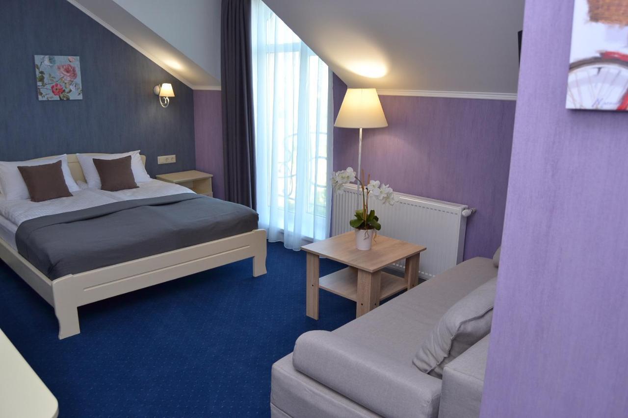 Hotel Ajur Odessa Esterno foto