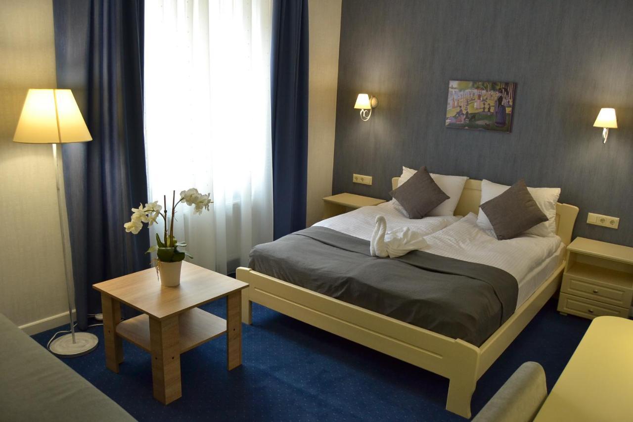 Hotel Ajur Odessa Esterno foto