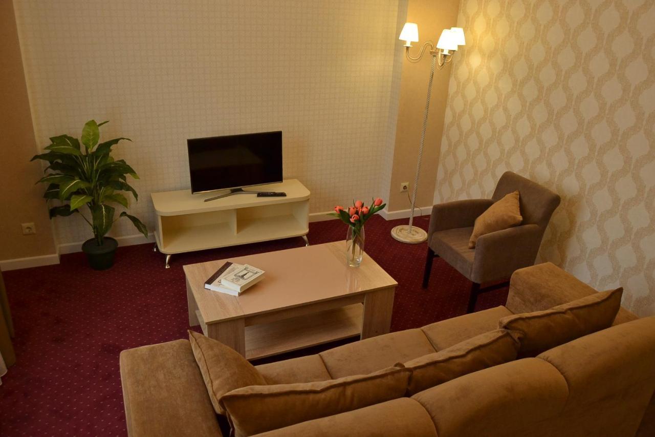 Hotel Ajur Odessa Esterno foto