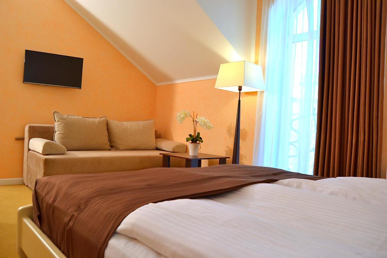 Hotel Ajur Odessa Esterno foto