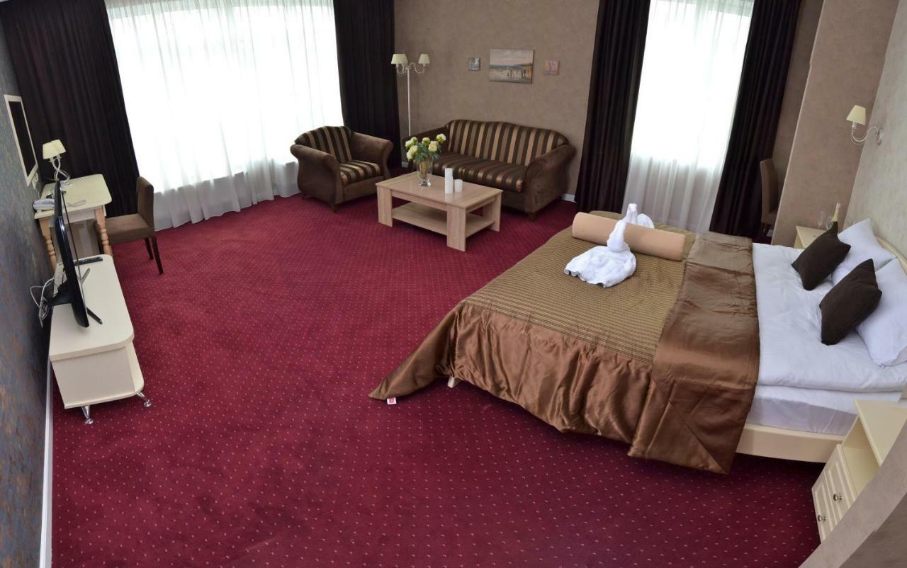 Hotel Ajur Odessa Esterno foto