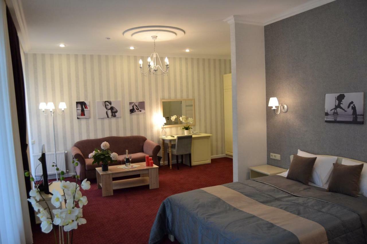 Hotel Ajur Odessa Esterno foto