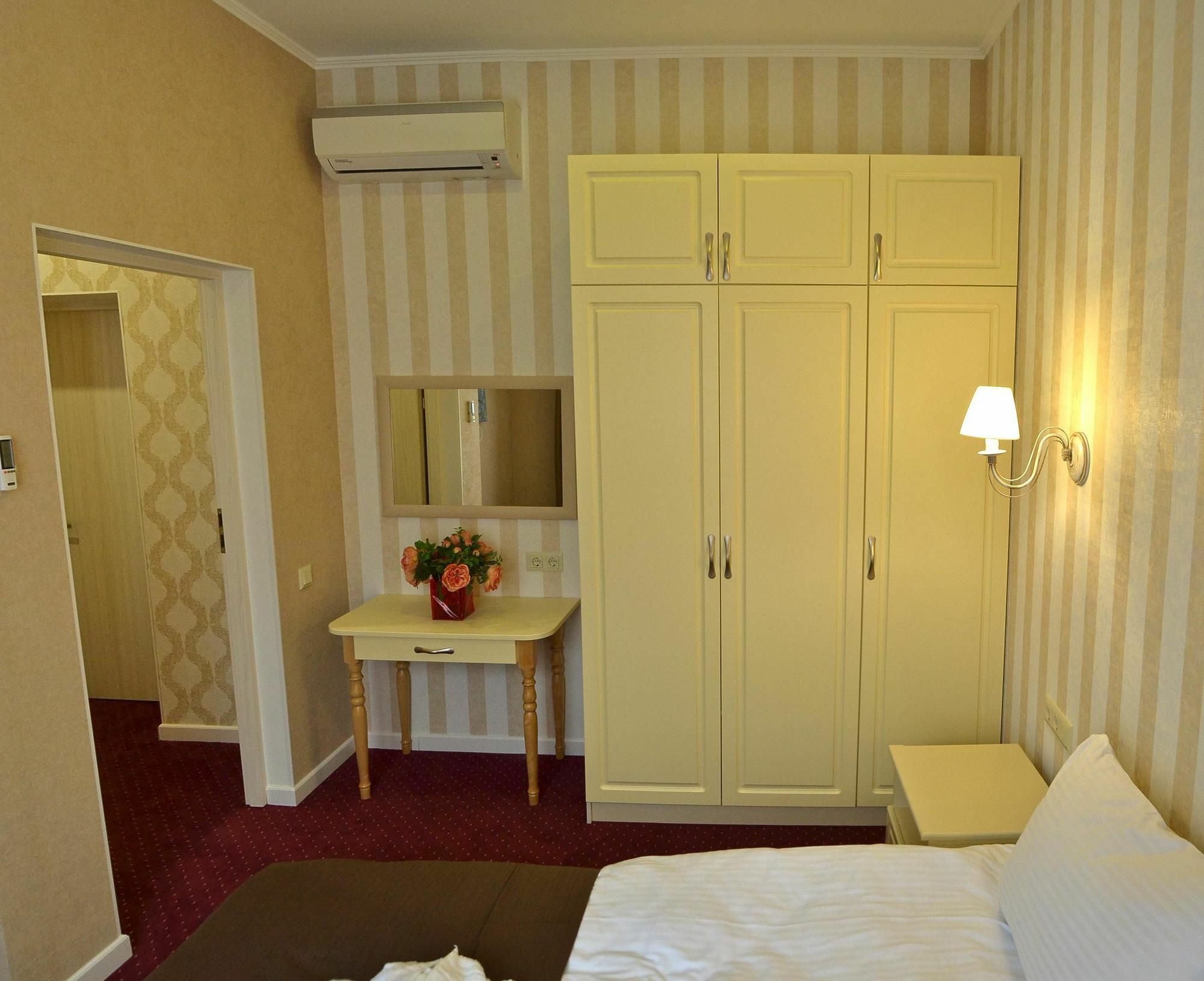 Hotel Ajur Odessa Esterno foto