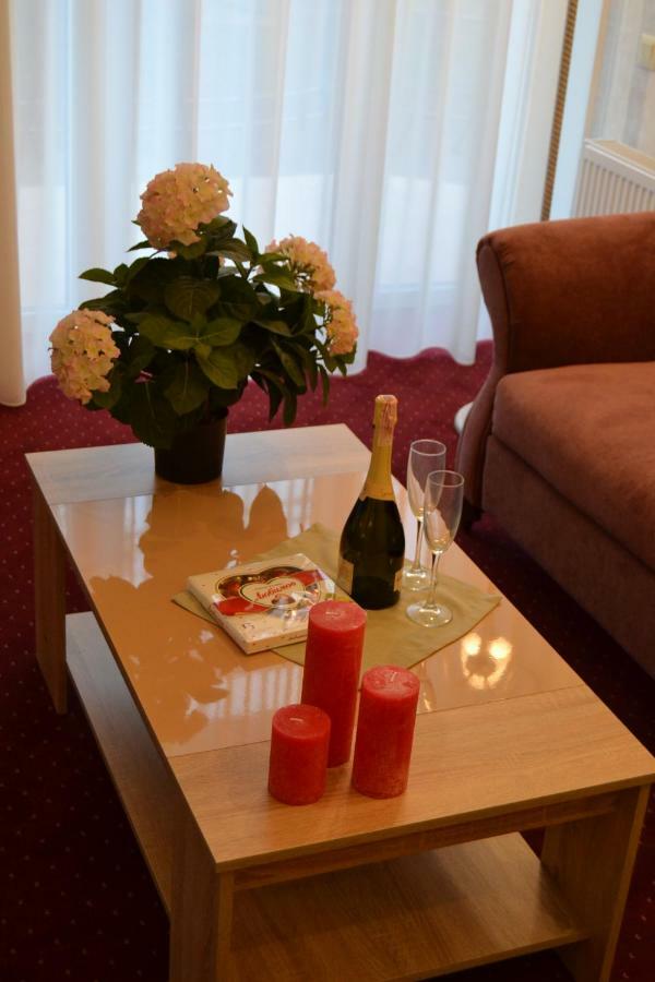 Hotel Ajur Odessa Esterno foto
