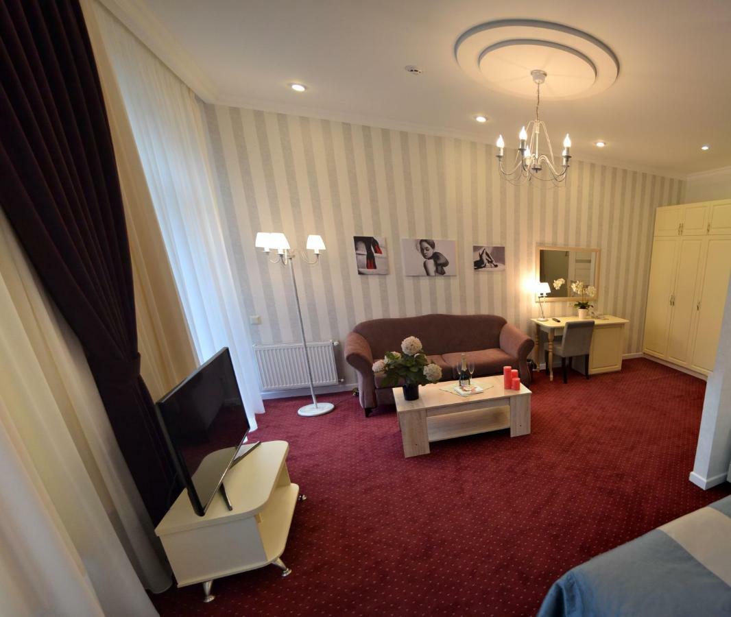 Hotel Ajur Odessa Esterno foto