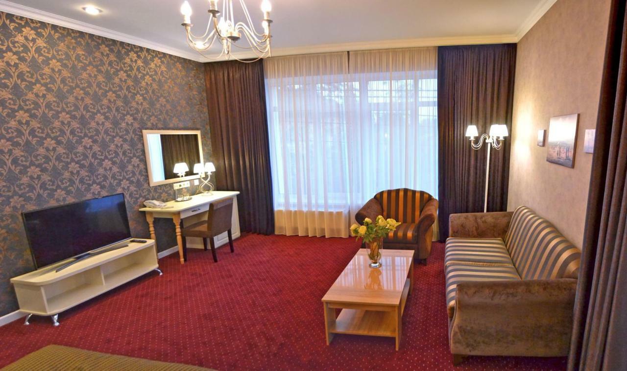 Hotel Ajur Odessa Esterno foto